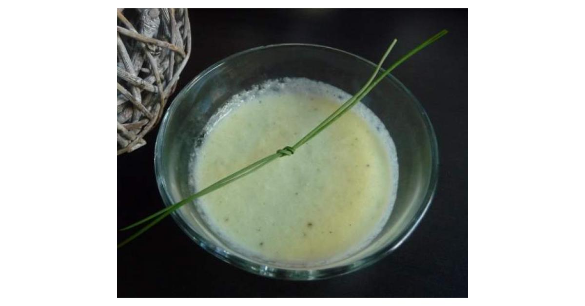 Soupe glacée de courgettes et concombre au boursin par Soupe glacée de courgettes et concombre au boursin par
