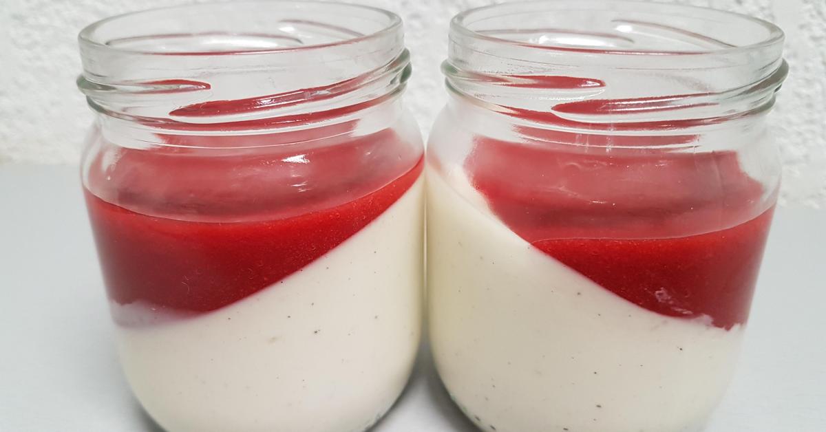 Panna cotta au Yaourt de lait de Chèvre et son coulis de Framboise par