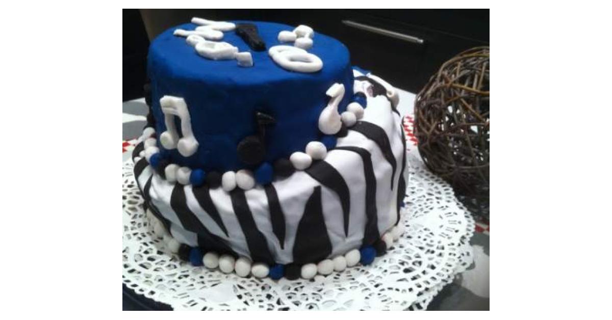 Gateau Zebre Asymetrique Citron Et Chocolat Pate A Sucre Musique Par Papilles On Off Une Recette De Fan A Retrouver Dans La Categorie Patisseries Sucrees Sur Www Espace Recettes Fr De Thermomix Sup Sup