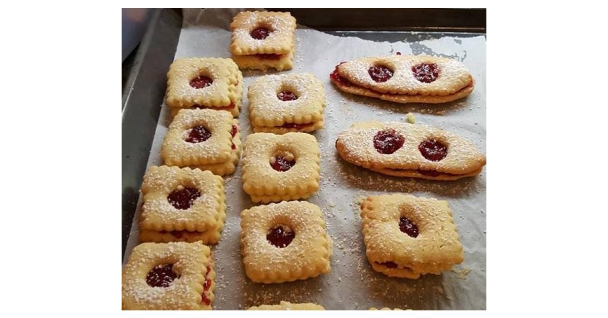 Petite Lunette A La Confiture Par Brig71 Une Recette De Fan A Retrouver Dans La Categorie Desserts Confiseries Sur Www Espace Recettes Fr De Thermomix Sup Sup