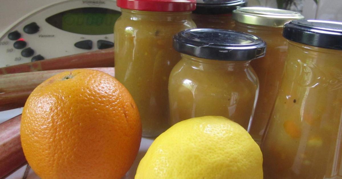 Confiture de rhubarbecitronorange par Jolynoise. Une recette de fan à