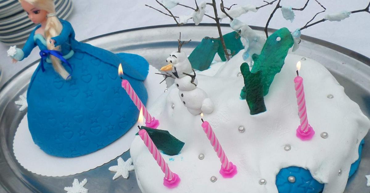 La Reine Des Neiges Gateau Yaourt Marbre Vanille Chocolat Par Fan Une Recette De Fan A Retrouver Dans La Categorie Desserts Confiseries Sur Www Espace Recettes Fr De Thermomix Sup Sup