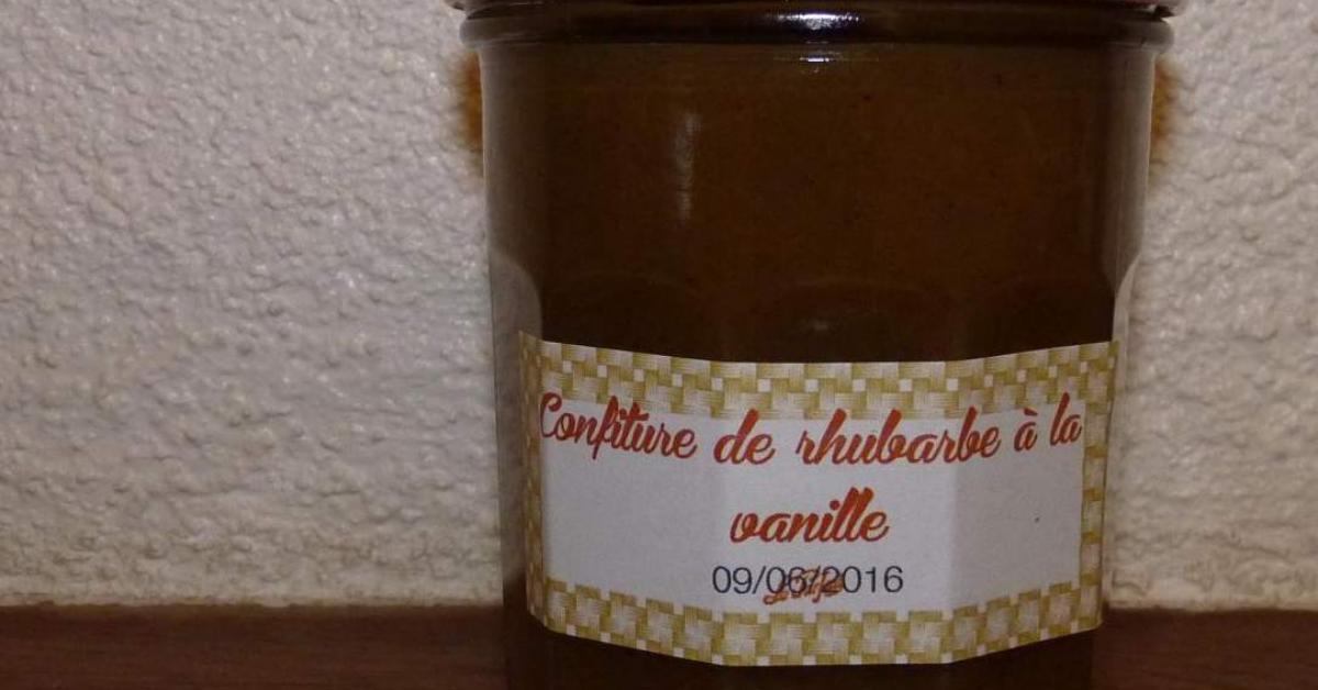 Confiture de rhubarbe à la vanille par lisianeetabel. Une recette de