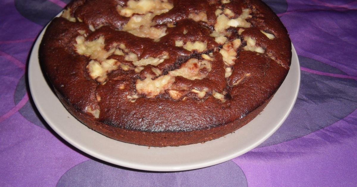Moelleux au chocolat et pomme par cindouille. Une recette de fan à